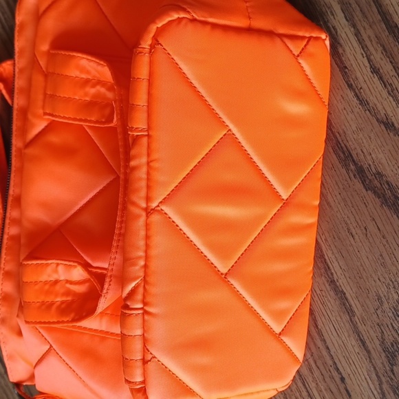 Lug Neon Orange Dory Mini Quilted Tote Bag with Short Handles, EUC, 11"x7"x4" - Picture 6 of 6